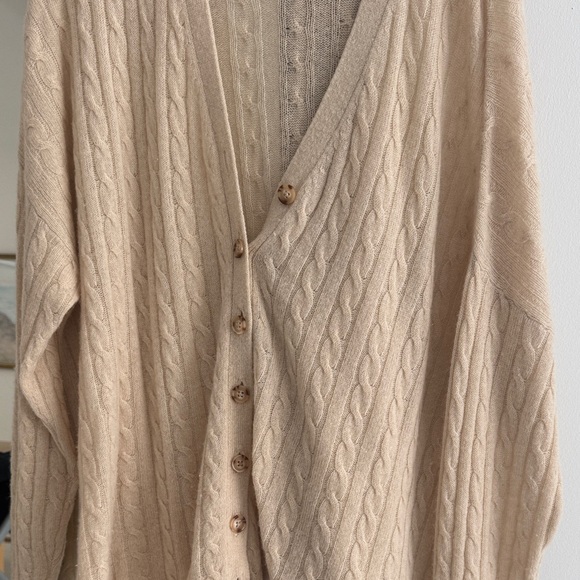 Reformation Cable-Knit V-Neck Cardigan size medium - Picture 4 of 4